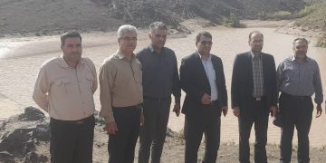 بررسی خسارت وارده سیل به مزارع در روستای چلمبر توسط دهیاری